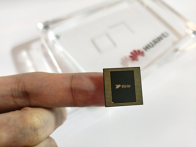 環(huán)幕屏+挖孔前置雙攝 華為P40 Pro真機諜照提前曝光？