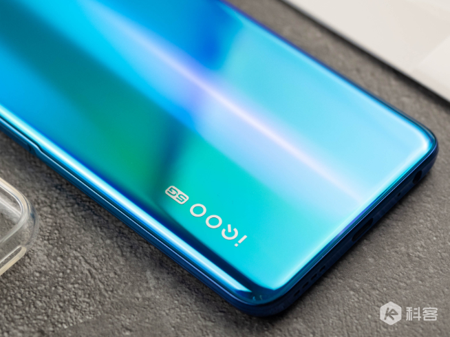 iQOO Neo3圖賞：驍龍865+144Hz高刷新率屏 再次定義真香機(jī)