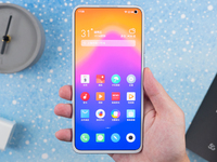 魅族17開(kāi)箱上手：設(shè)計(jì)依然很魅族 屏幕竟能OTA解鎖120Hz！