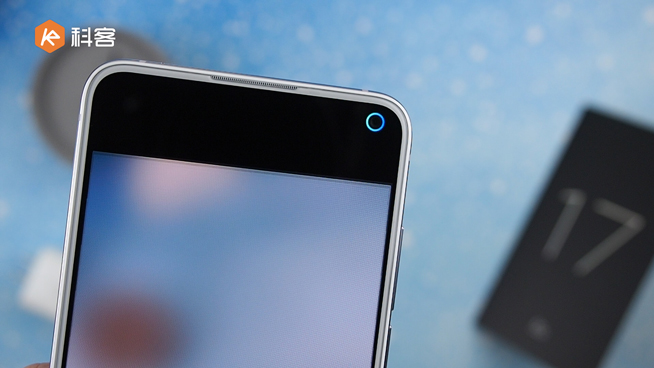 魅族17開箱上手：設(shè)計依然很魅族 屏幕竟能OTA解鎖120Hz！