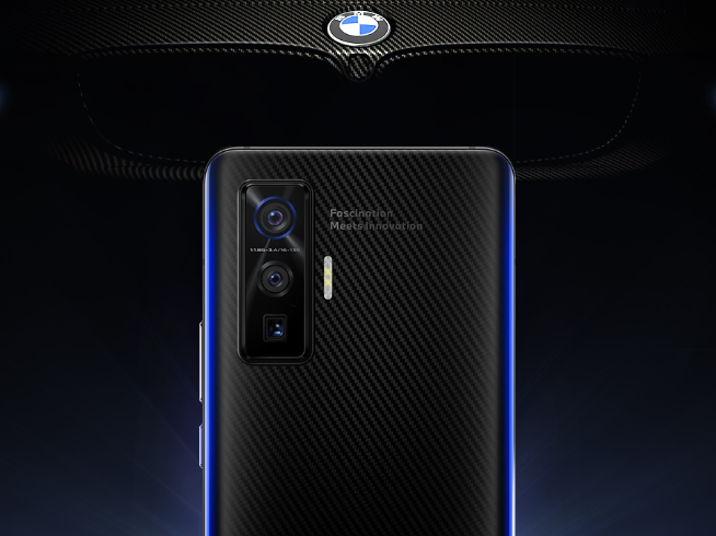 iQOO 5 Pro寶馬定制版亮相:藍黑凱夫拉設(shè)計 后置潛望式長焦三攝