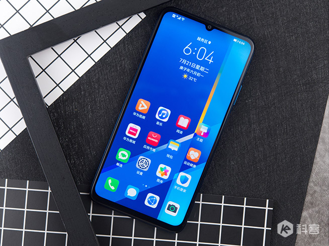 一次充電開(kāi)黑12小時(shí)!大屏5G榮耀X10 Max評(píng)測(cè)視頻