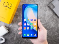 realme Q2 Pro開箱上手：千元就能摸上素皮！65W閃充降維打擊