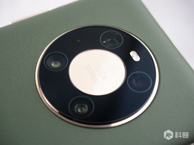 華為Mate40 Pro素皮版圖賞：星環(huán)設(shè)計，超感知徠卡電影影像躍見非凡