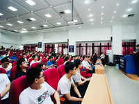 廣東聯(lián)通“5G未來課堂”第二站正式開講！ 專家開講現(xiàn)場火爆出圈