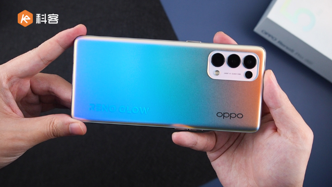 OPPO Reno5 Pro上手：顏值夠頂沒(méi)話說(shuō)！首發(fā)獨(dú)家人像視頻新技術(shù)