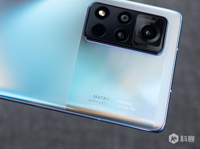 榮耀V40上手圖賞：屏幕有驚喜，先鋒設計氣宇不凡