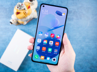 小米11青春版上手體驗(yàn)：159g無(wú)感輕?。屜仁装l(fā)驍龍780G