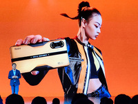 預裝MIUI 12.5還有李小龍?zhí)貏e版！Redmi K40游戲版亮相