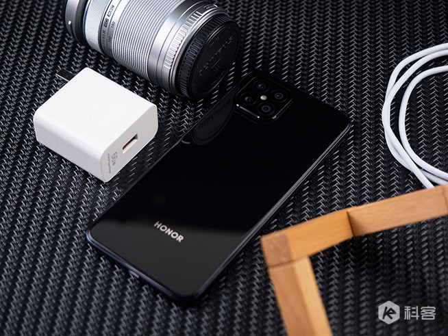 榮耀Play5評測：疾速66W超級快充真香，輕薄與均衡兼顧