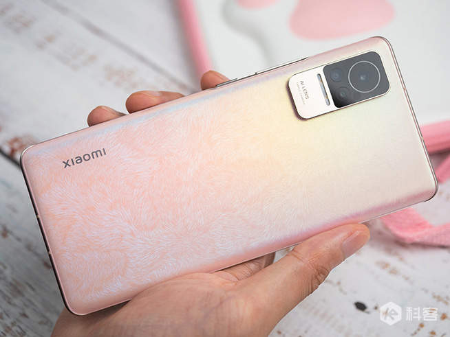小米Civi怦怦粉開箱圖賞：輕薄自拍巔峰，怦然心動