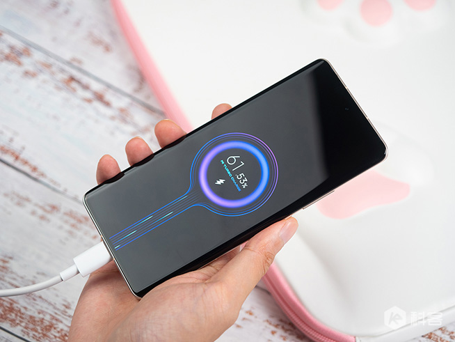 小米Civi怦怦粉開箱圖賞：輕薄自拍巔峰，怦然心動