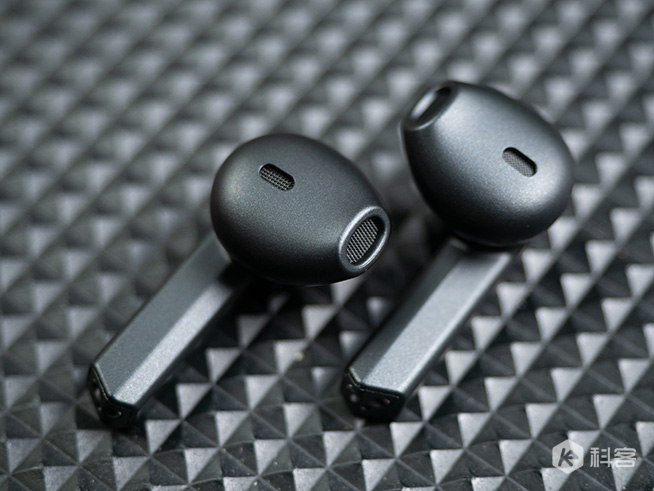 黑鯊鳳鳴真無線藍(lán)牙耳機(jī)體驗(yàn)：特立獨(dú)行，超低延遲愛了