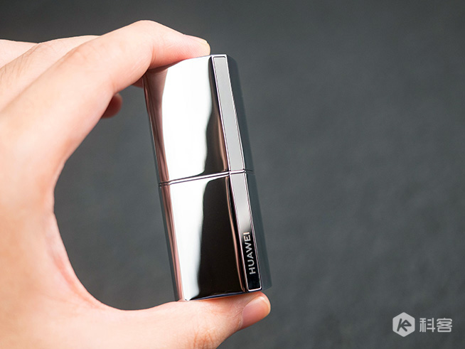 不太華為的驚喜，華為“口紅耳機(jī)”顏值與功能雙優(yōu)