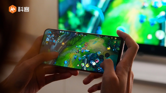 榮耀智慧屏X2 43英寸體驗評測：臥室觀影好搭檔 1499元很不錯！