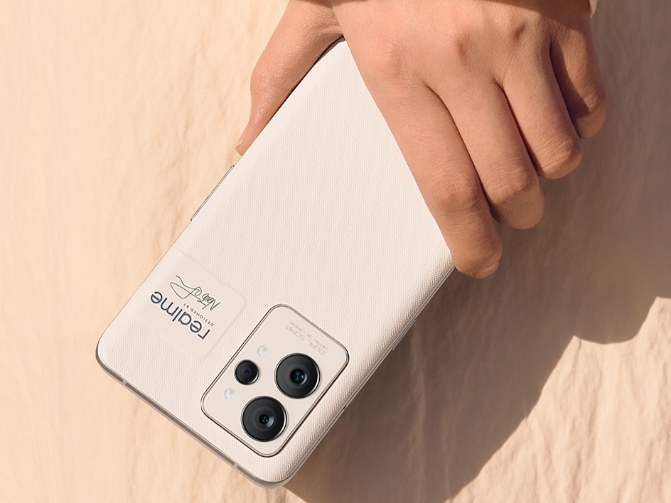 為年輕人定制的高端旗艦！真我GT2系列定檔1月4日發(fā)布