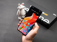 真我GT Neo3上手：砸門(mén)爆錘K50！天璣8100+150W秒充更加香