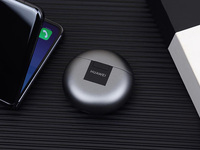 觀影時刻華為FreeBuds 4E奉上多重樂享體驗(yàn)，聽歌識曲一觸即達(dá)