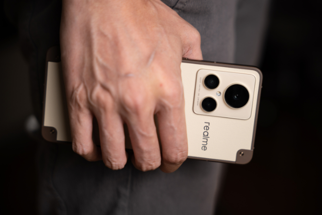 真我GT2大師探索版上手體驗(yàn)：質(zhì)感降維打擊友商？頂配僅3999元真香？