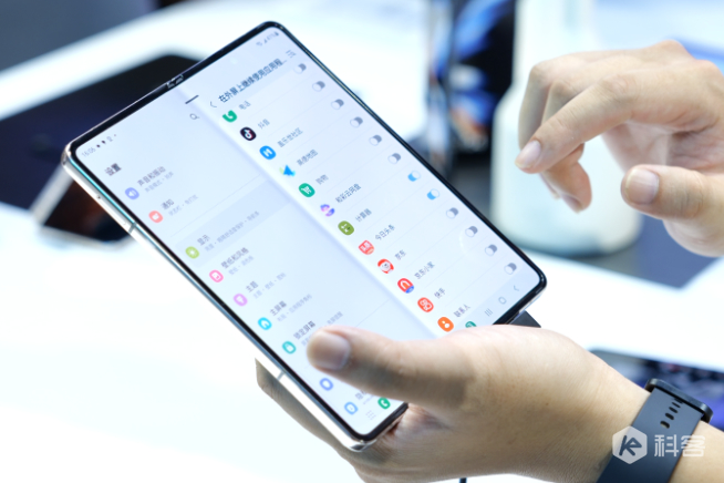 細(xì)節(jié)升級(jí)更輕盈！三星Galaxy Z Fold4/Flip4現(xiàn)場(chǎng)上手