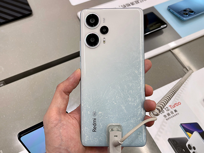 Redmi Note 12 Turbo上手，開啟2000元檔新機爭寵之戰(zhàn)