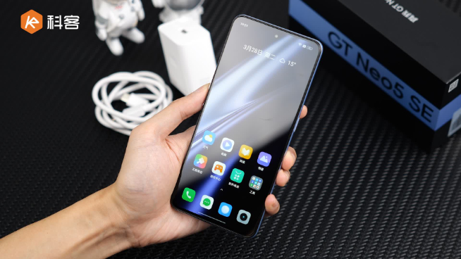 真我GT Neo5 SE開箱：第二代驍龍7+！1999元又射爆Redmi