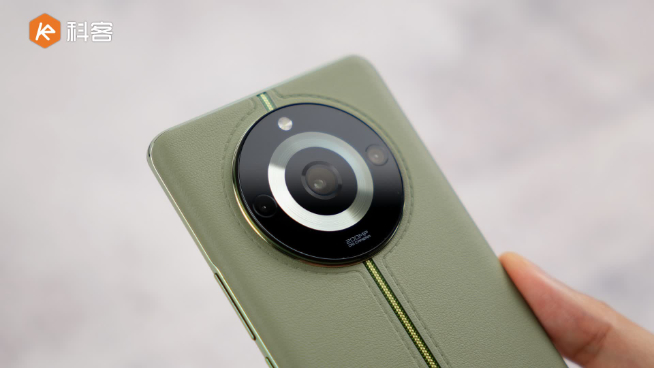 真我11 Pro+體驗評測：1999元用上雙長焦？2億像素主攝一頂三！