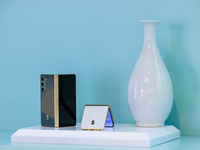 心系天下三星W24與W24 Flip發(fā)布，強強聯(lián)手升級奢華體驗