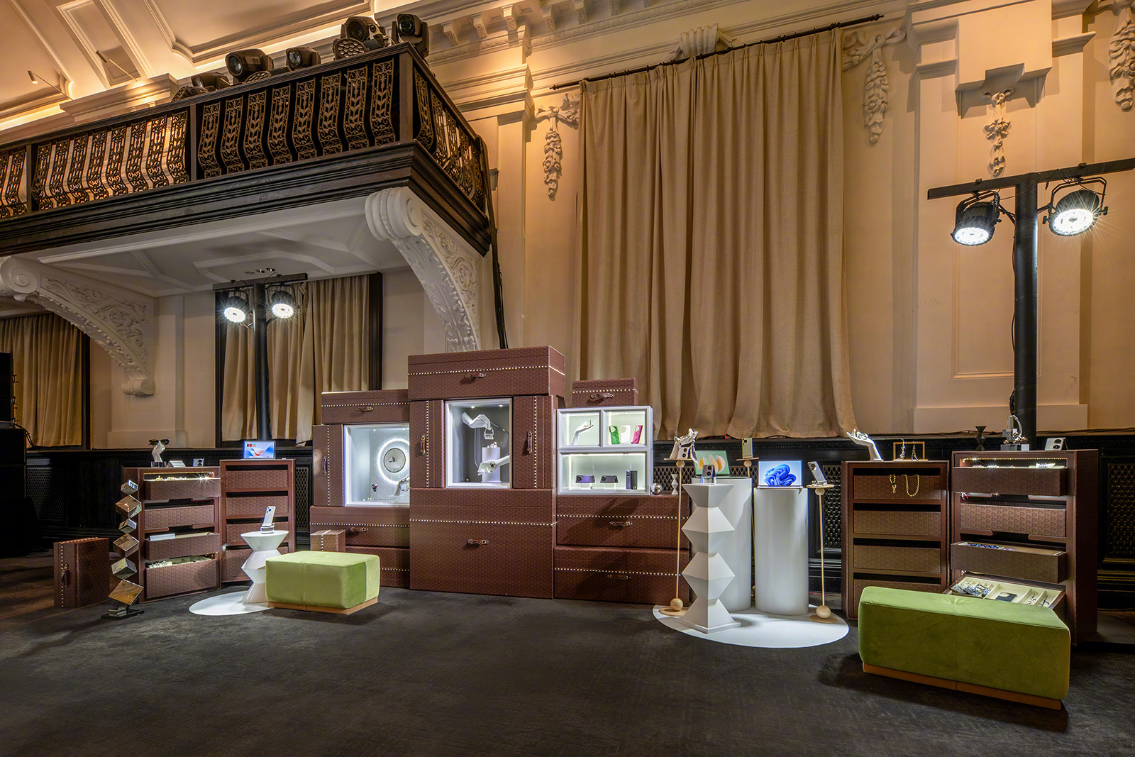 華為Pura 70銳意風(fēng)尚之夜閃耀上海，不愧是時(shí)尚圈新名片