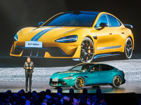 多重驚喜！小米SU7 Ultra發(fā)售2小時(shí)大定破萬，15 Ultra爭氣