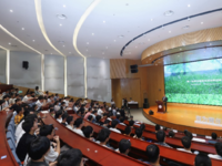 華為終端CEO何剛回母校西電 開講鴻蒙校園公開課