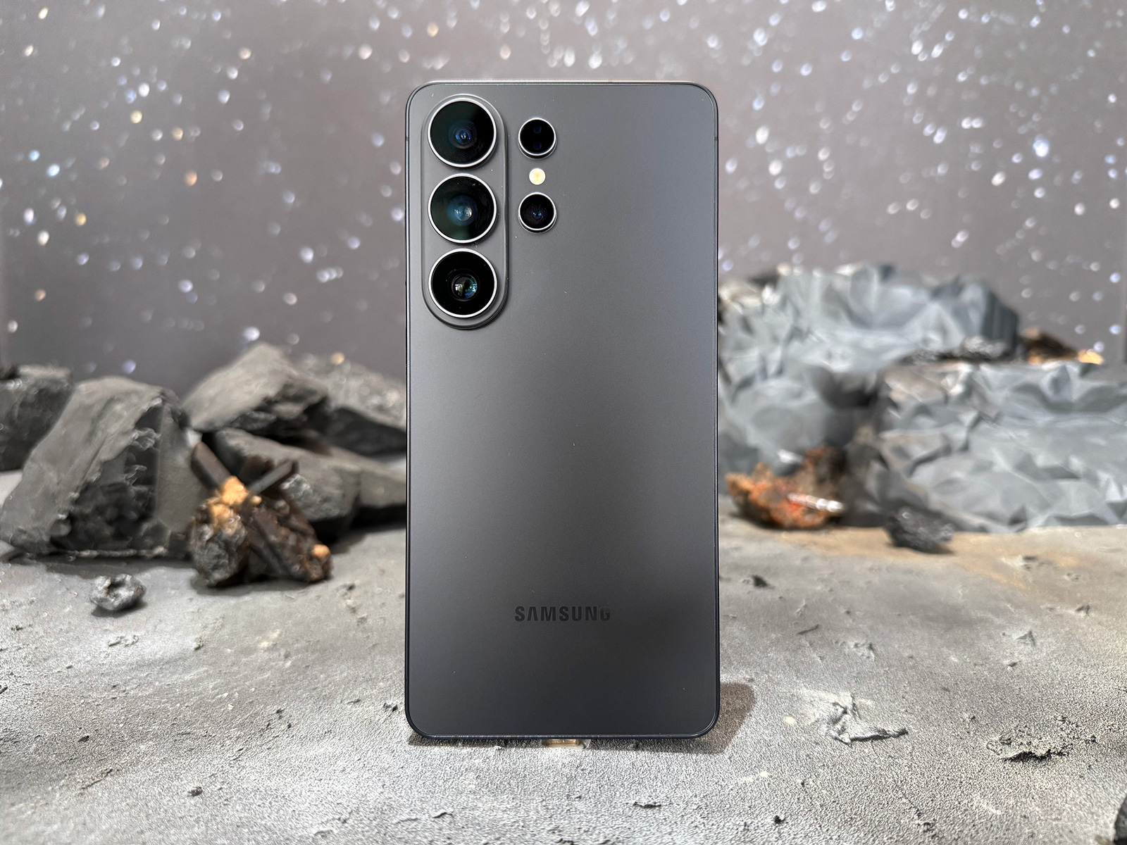 三星S26 Ultra上手體驗(yàn)：防窺屏一絕，新設(shè)計(jì)以退為進(jìn)？